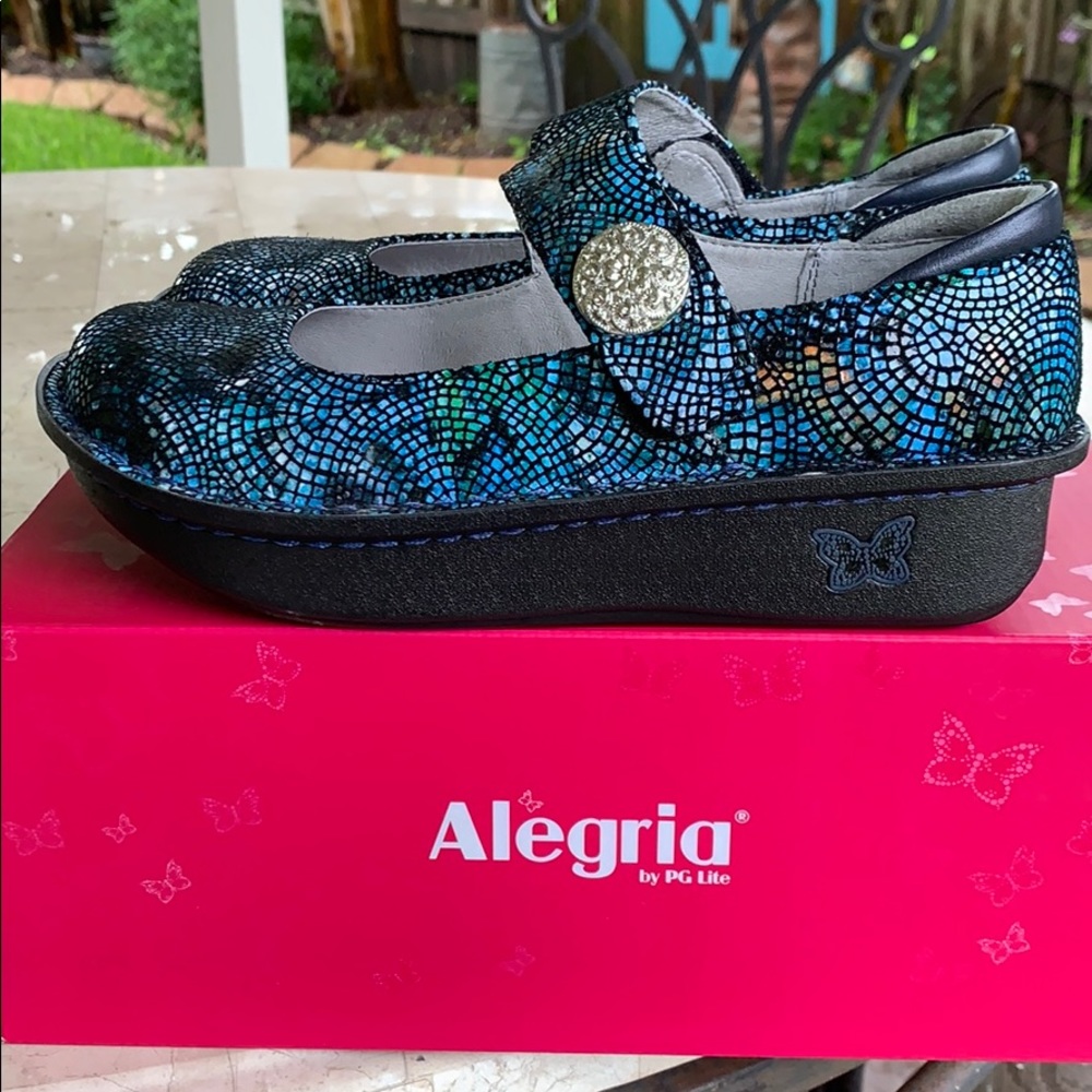 Alegria Paloma like new with box